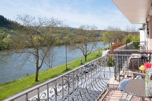 Hotel Zum Anker Detzem Екстериор снимка